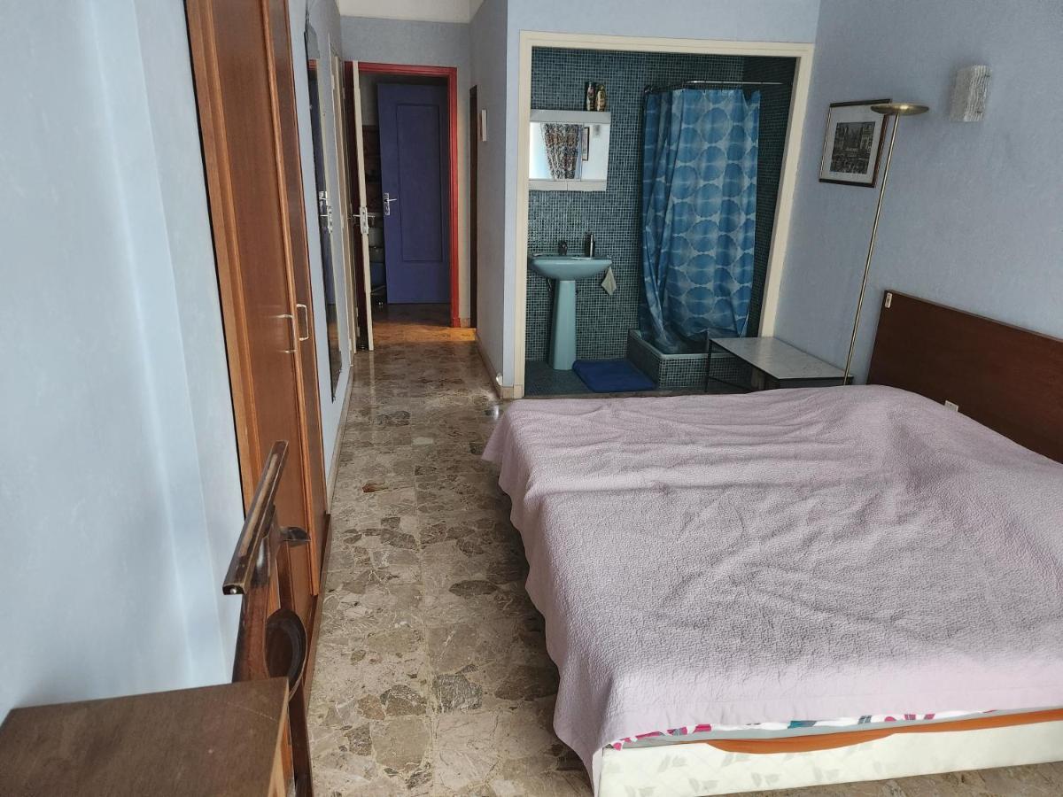 Big 140m2 5min Walk To Sea &promenade 3 Double Rooms,big Living 42m2, 3 Showers,9 Beds, Free Parking * Nice